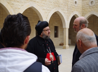 Thomas Schirrmacher em discussão com o Bispo Mor da Igreja Ortodoxa Siríaca, Daniel Kourieh (Crédito da foto: WEA).